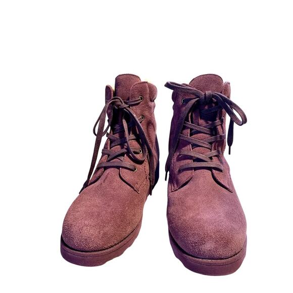 Bearpaw Soft Red Suede Shearling Lined Lace Up Ankle Boot Size 9 - Picture 4 of 9